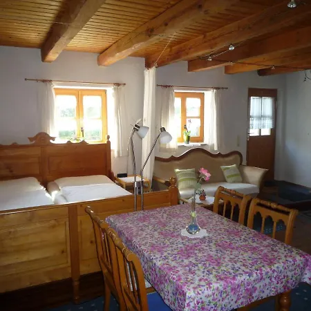 Ferienbauernhof Bosch Holiday home Funfstetten